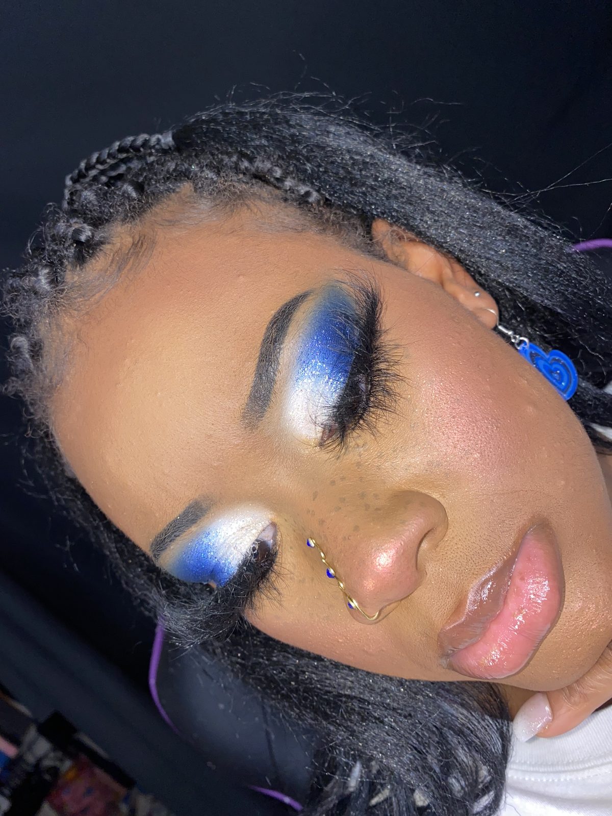 Electric blue chrome eyeshadow look